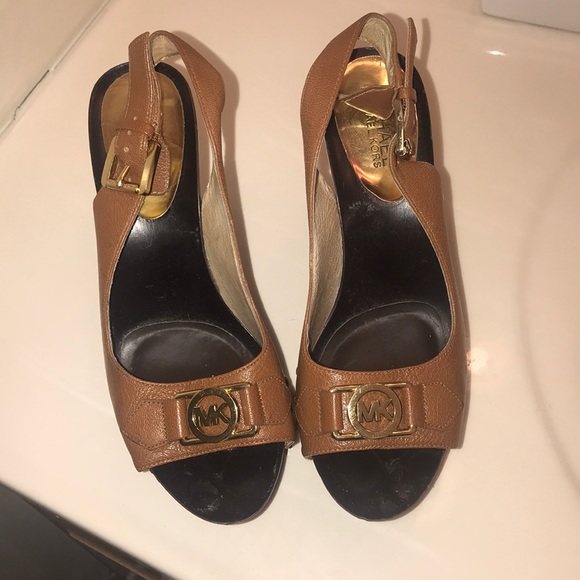 micheal kors signature heels - Picture 1 of 4